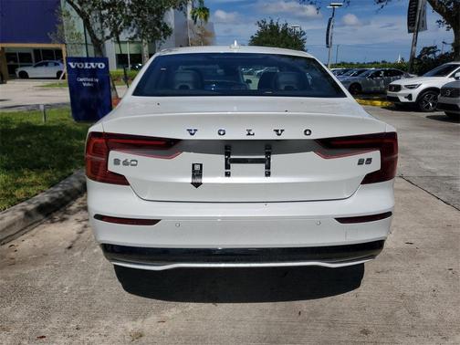 2025 Volvo S60 B5 Core