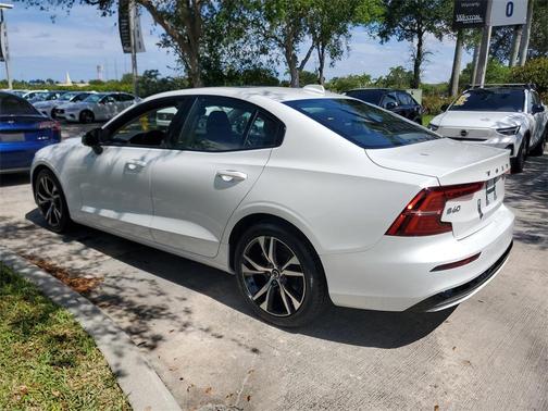 2025 Volvo S60 B5 Core