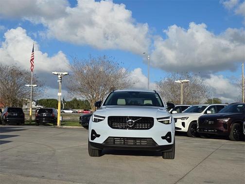 Cloud 9 White 2026 Volvo XC40 B5 Plus