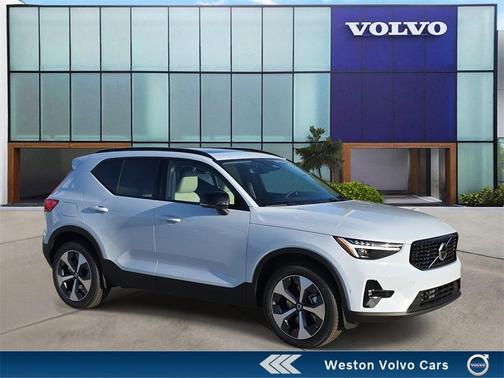 Cloud 9 White 2026 Volvo XC40 B5 Plus