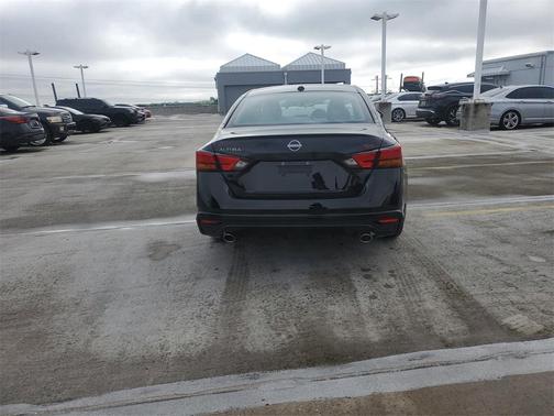 2025 Nissan Altima SR