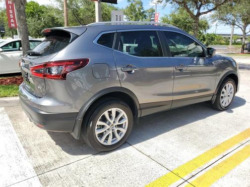 2022 Nissan Rogue Sport SV