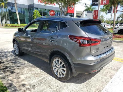 2022 Nissan Rogue Sport SV