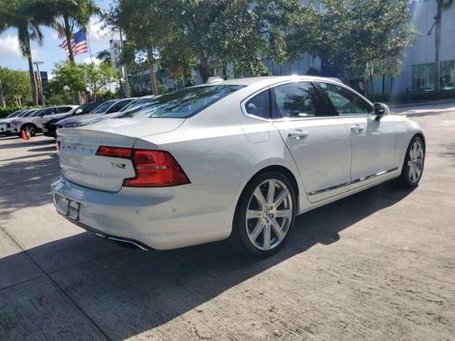 Ice White 2017 Volvo S90 T6 Inscription