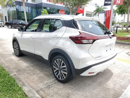 2022 Nissan Kicks SV