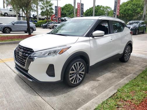 2022 Nissan Kicks SV