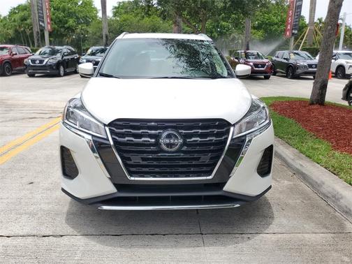 2022 Nissan Kicks SV