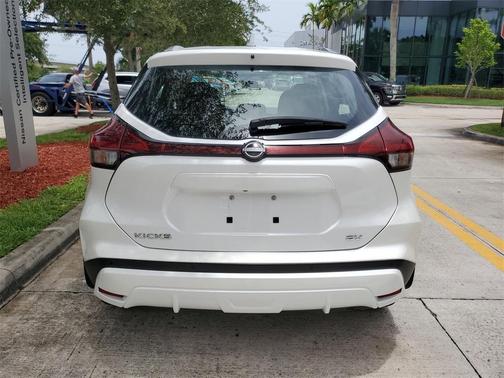 2022 Nissan Kicks SV