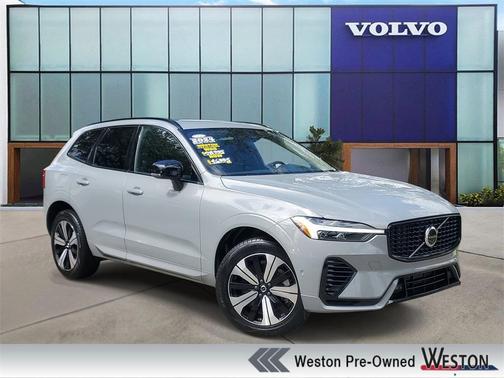 2024 Volvo XC60 Recharge Plug-In Hybrid T8 Plus Dark Theme
