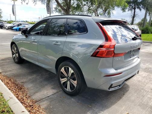 2024 Volvo XC60 Recharge Plug-In Hybrid T8 Plus Dark Theme