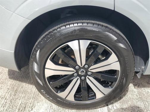 2024 Volvo XC60 Recharge Plug-In Hybrid T8 Plus Dark Theme