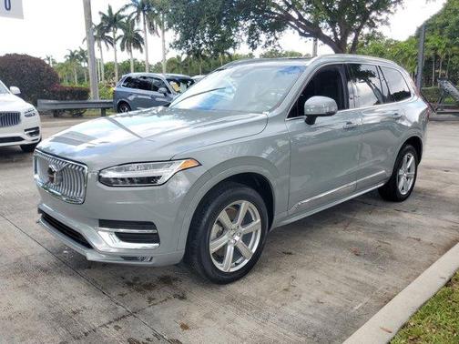 2024 Volvo XC90 B5 Core Bright Theme