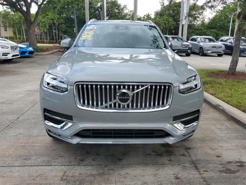 2024 Volvo XC90 B5 Core Bright Theme