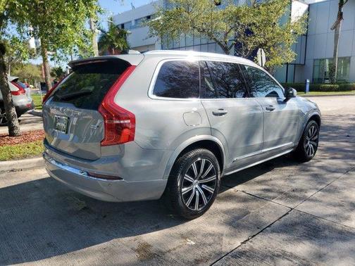 2025 Volvo XC90 B5 Core