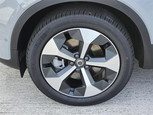 2026 Volvo XC40