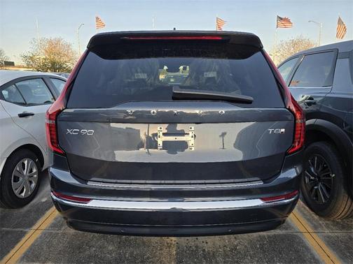 2025 Volvo XC90 Plug-In Hybrid T8 Plus 6-Seater