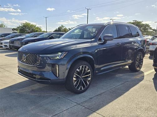 2025 Volvo XC90 Plug-In Hybrid T8 Plus 6-Seater