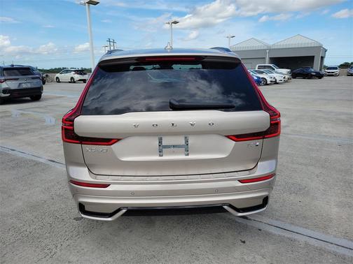 2026 Volvo XC60 Plug-In Hybrid T8 Plus