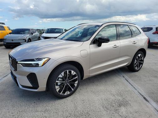 2026 Volvo XC60 Plug-In Hybrid T8 Plus
