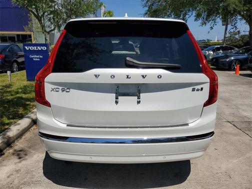 2024 Volvo XC90 B6 Plus Bright Theme 6-Seater