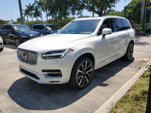 2024 Volvo XC90 B6 Plus Bright Theme 6-Seater