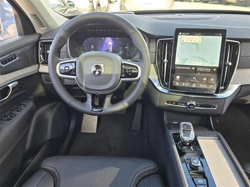 2025 Volvo XC90 Plug-In Hybrid T8 Ultra 7-Seater