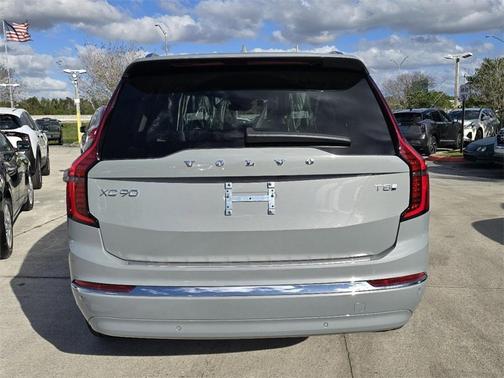 2025 Volvo XC90 Plug-In Hybrid T8 Ultra 7-Seater