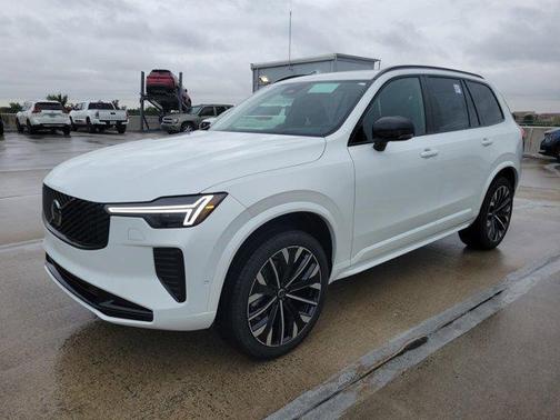 2026 Volvo XC90 B6 Ultra Dark Theme 7-Seater