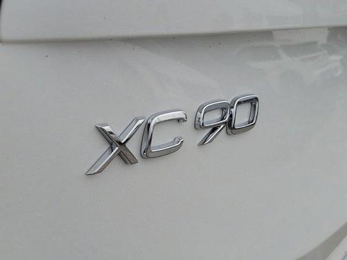 2026 Volvo XC90 B6 Ultra Dark Theme 7-Seater