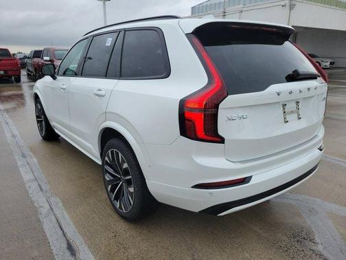 2026 Volvo XC90 B6 Ultra Dark Theme 7-Seater