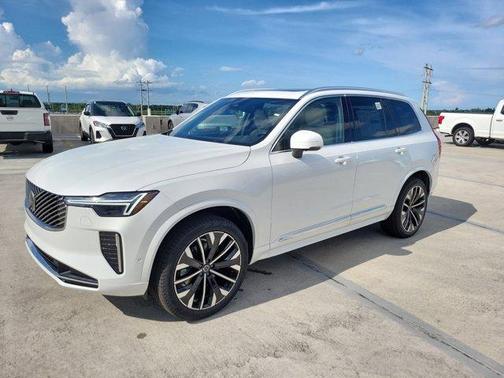 Crystal White Pearl 2026 Volvo XC90 B6 Plus 7-Seater