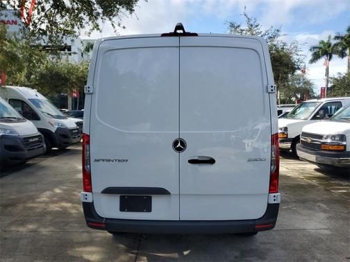 2025 Mercedes-Benz Sprinter 2500 144 WB