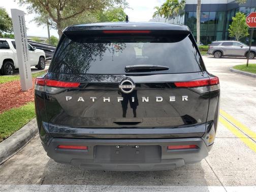 2022 Nissan Pathfinder S
