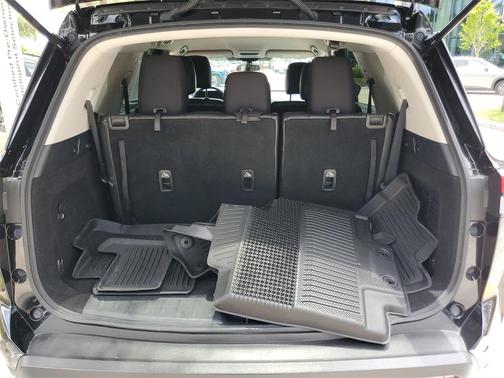 2022 Nissan Pathfinder S