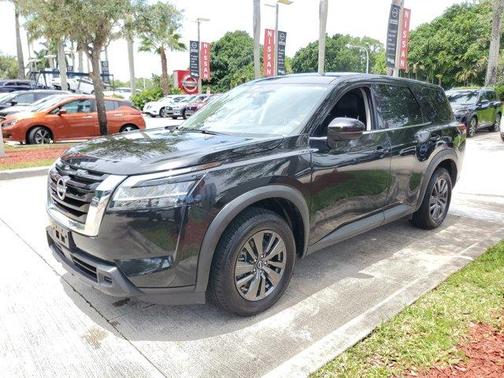 2022 Nissan Pathfinder S