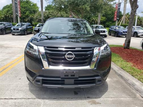 2022 Nissan Pathfinder S