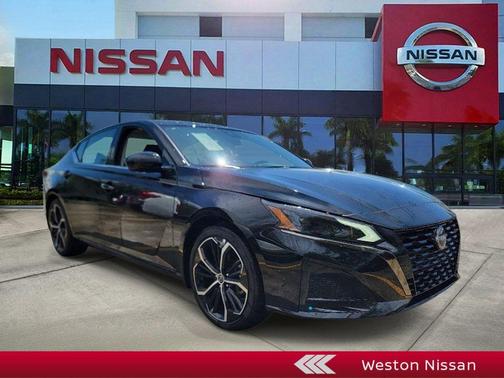 Super Black Clearcoat 2026 Nissan Altima 2.5 SR