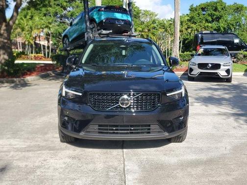 Onyx Black 2026 Volvo XC40 B5 Plus