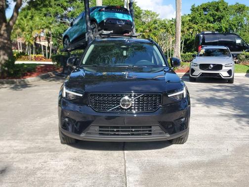 Onyx Black 2026 Volvo XC40 B5 Plus