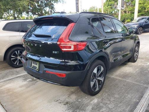 Onyx Black 2026 Volvo XC40 B5 Plus