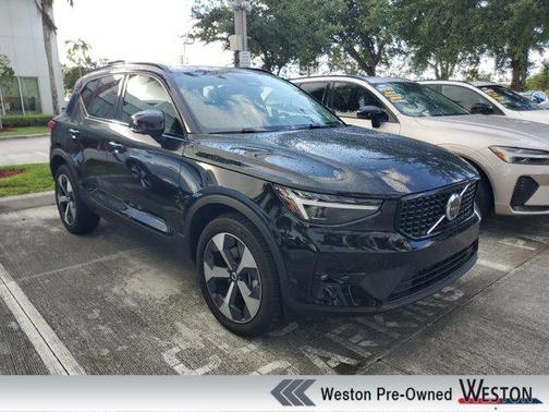 Onyx Black 2026 Volvo XC40 B5 Plus