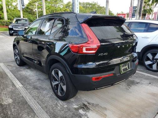 Onyx Black 2026 Volvo XC40 B5 Plus