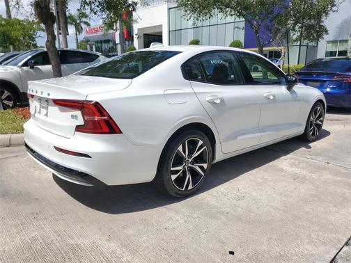 2025 Volvo S60 B5 Core