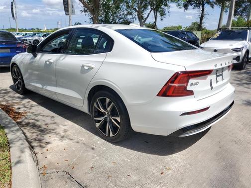 2025 Volvo S60 B5 Core