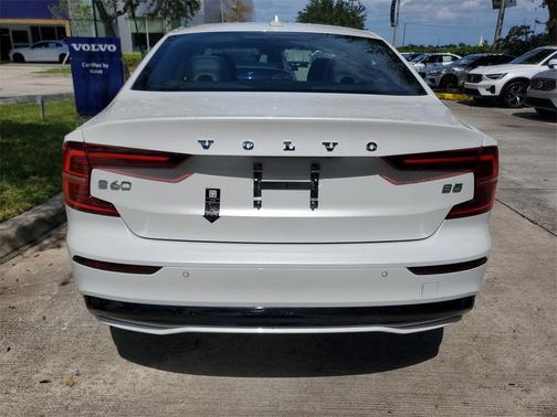 2025 Volvo S60 B5 Core
