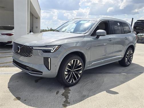 2025 Volvo XC90 B5 Plus 7-Seater