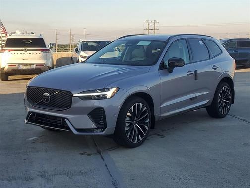 2026 Volvo XC60 B5 Ultra