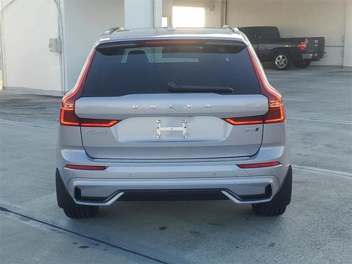 2026 Volvo XC60 B5 Ultra