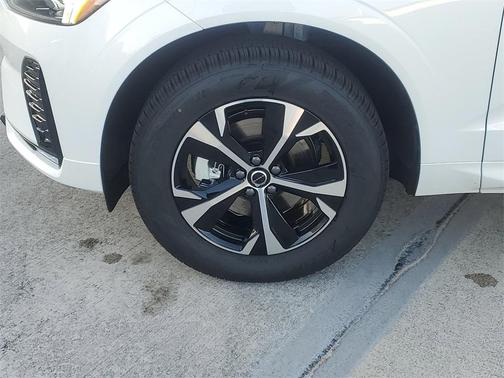 2026 Volvo XC60 B5 Core