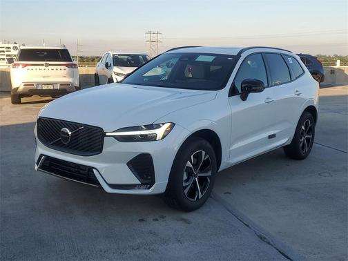 2026 Volvo XC60 B5 Core